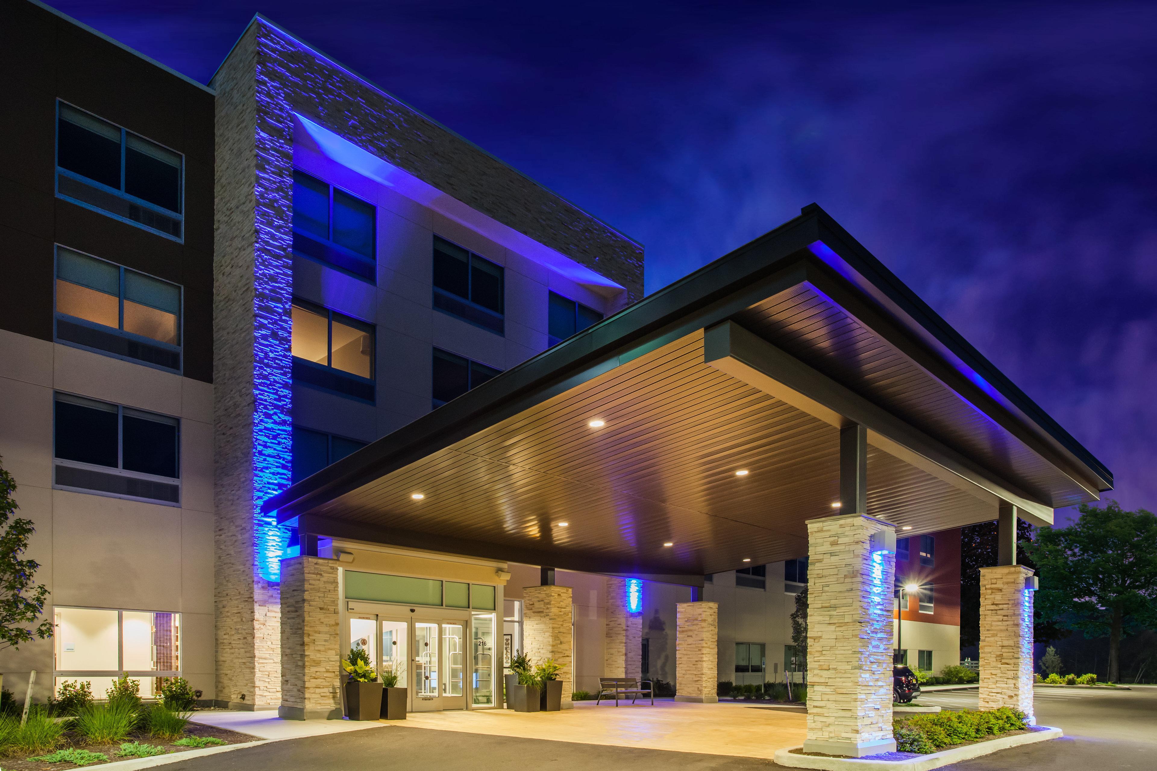 Holiday Inn Express Queensbury-Lake George Area By Ihg Buitenkant foto